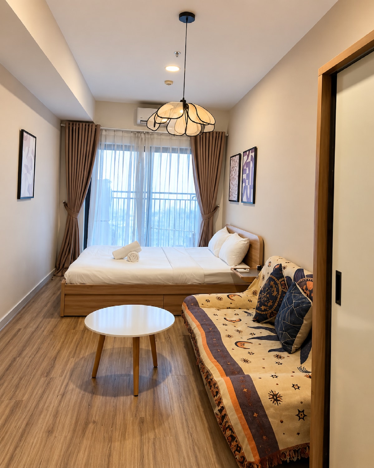 The Soho Studio (Tầng Cao View Đẹp Q1)